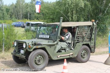 MUTT M 151A2 mit R.O.P.S. und Fording Kit